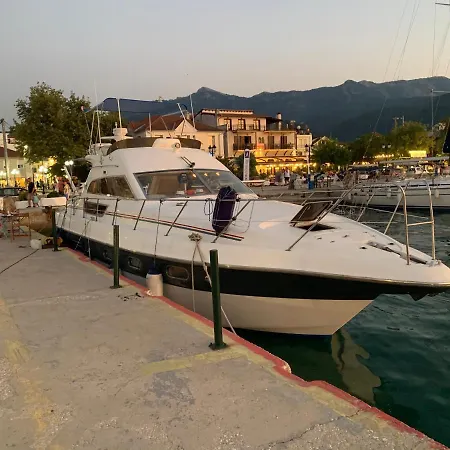 Yacht Almyra A * Limenas (Thasos)