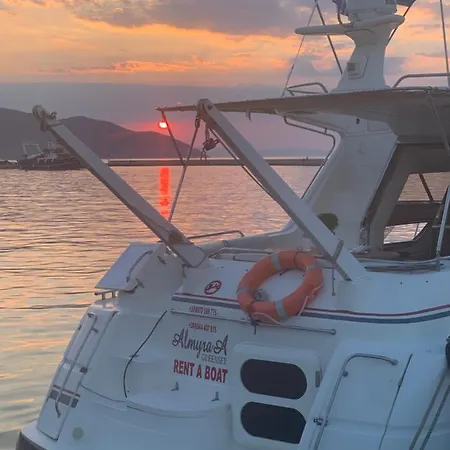 Yacht Almyra A Tekne