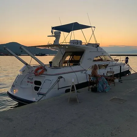 Yacht Almyra A * Limenas (Thasos)